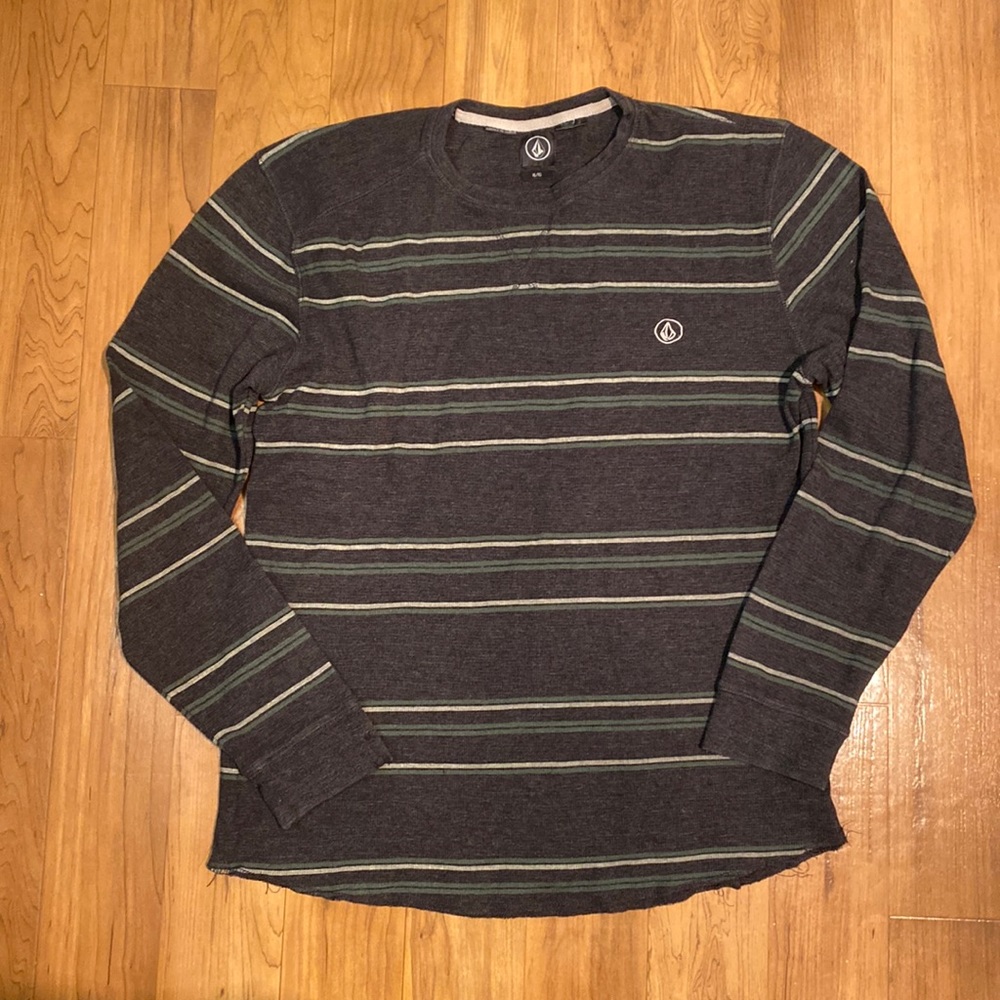 Volcom XL gray striped long sleeve shirt